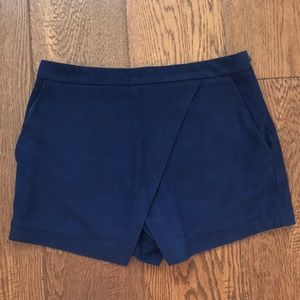 Asymmetric mini skirt / skort